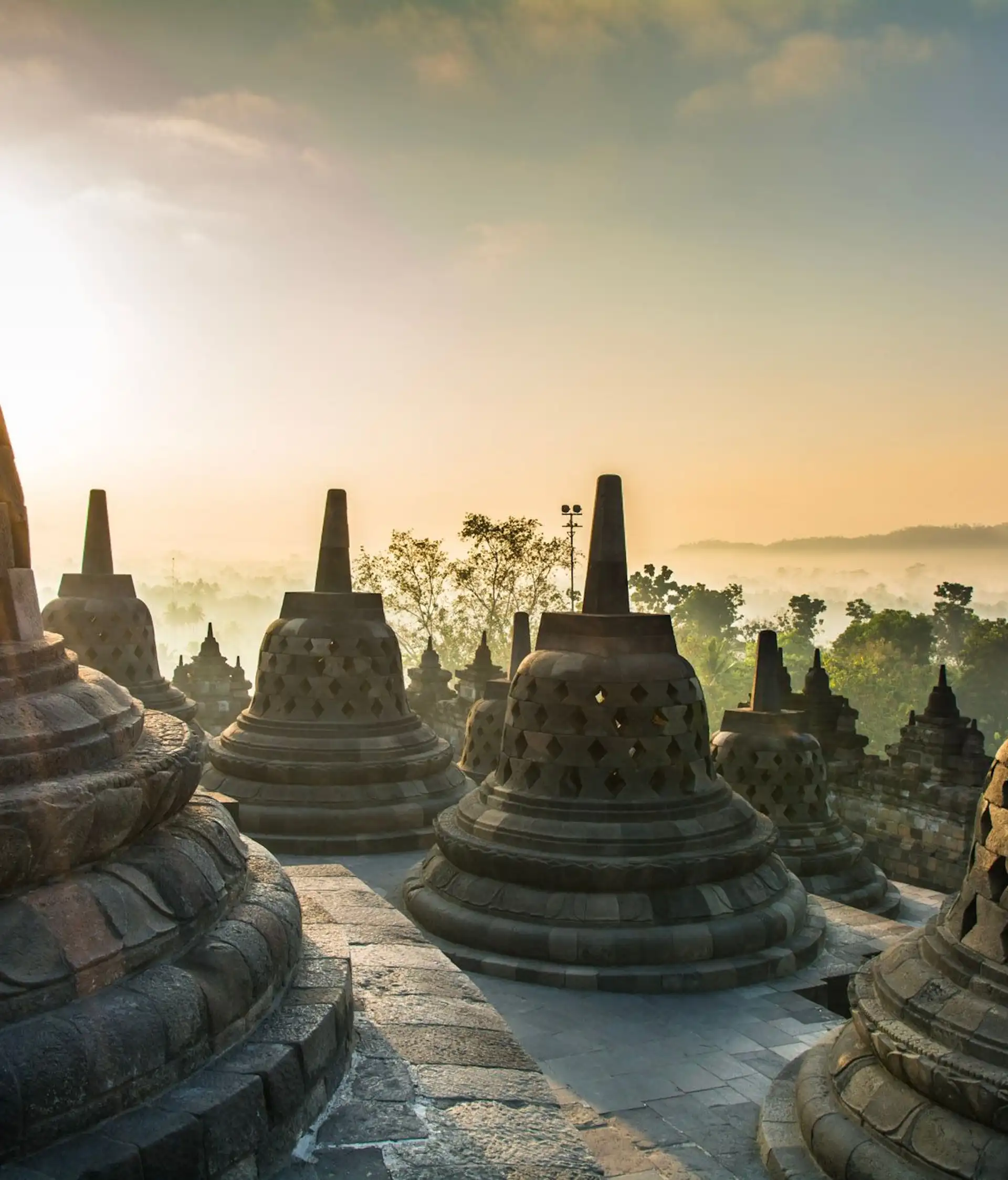 Voyage d'immersion de Java à Bali : le lever du soleil sur le temple de Borobudur