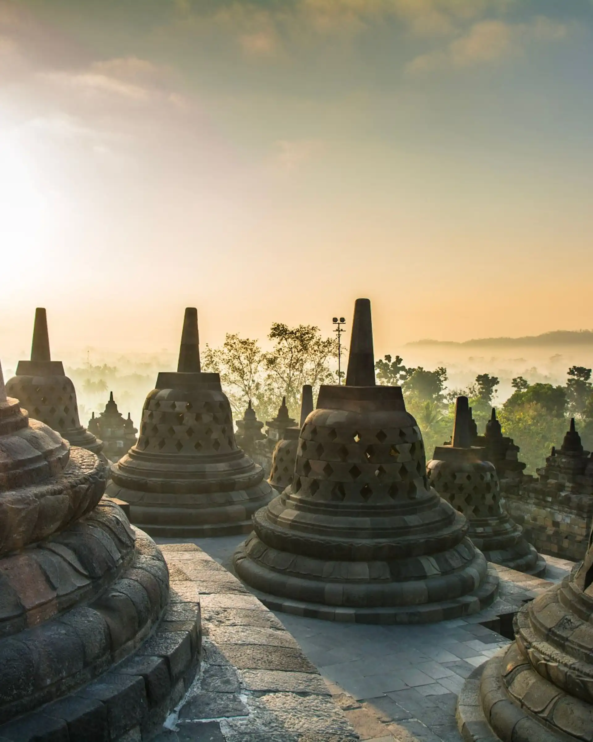 Voyage d'immersion de Java à Bali : le lever du soleil sur le temple de Borobudur