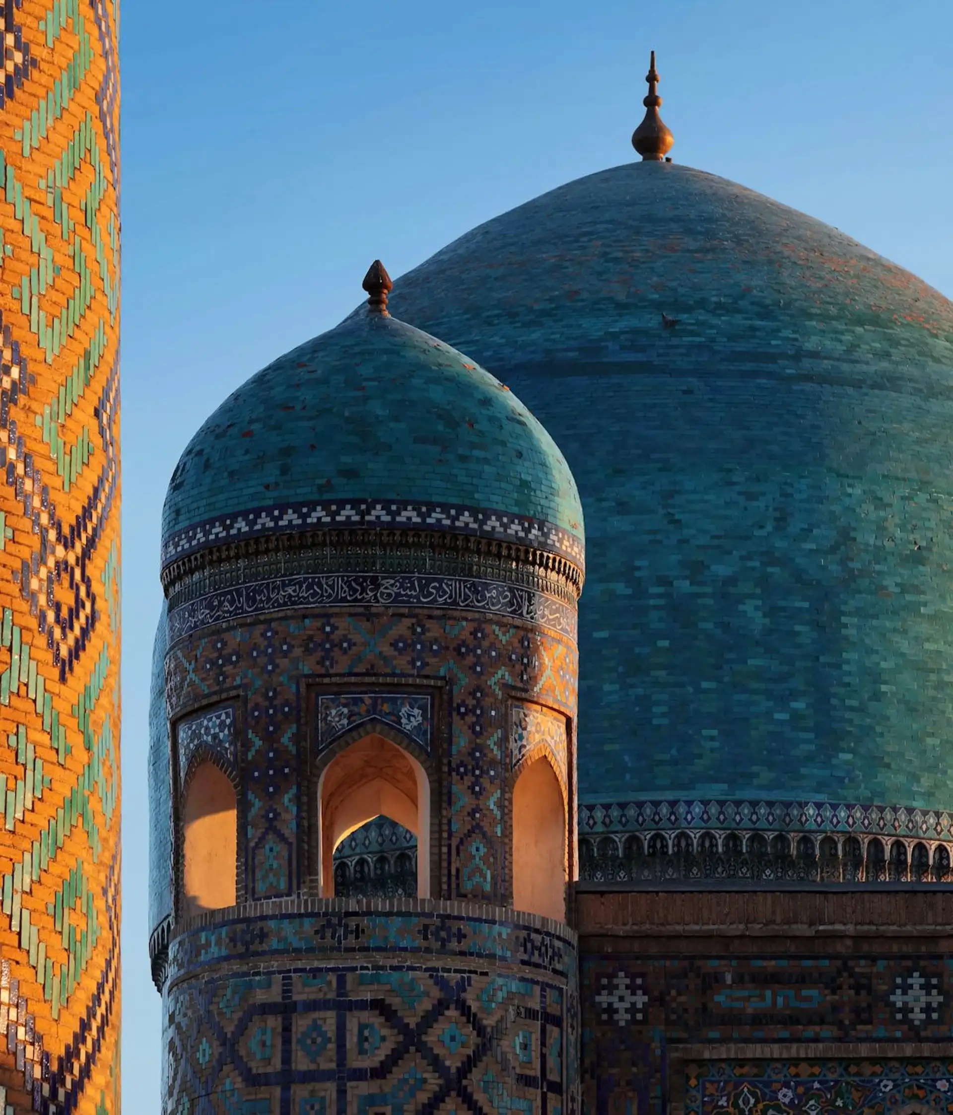 Voyage en Ouzbékistan : découverte de Samarcande, de la place du Régistan et de la mosquée Tilla-Kori
