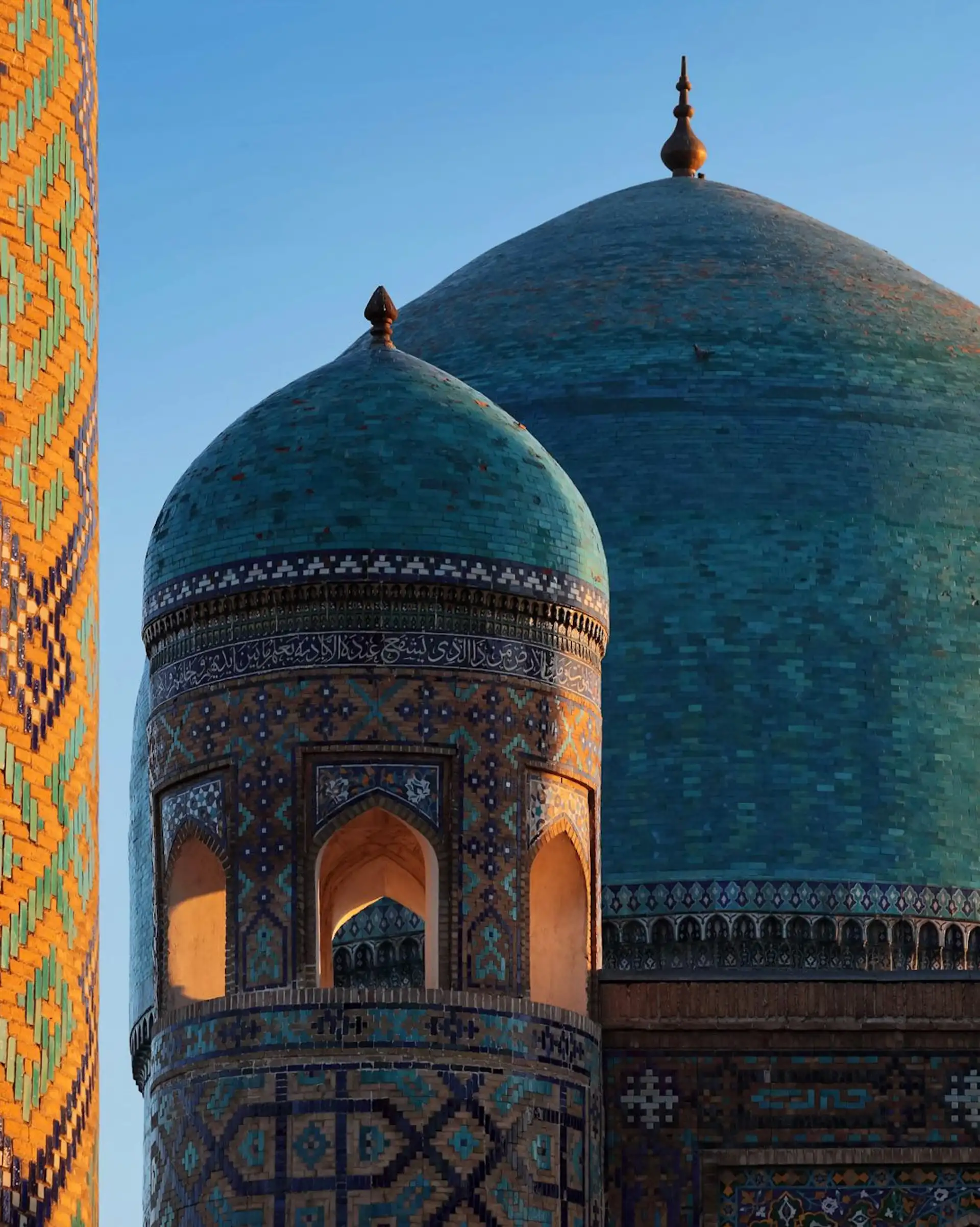 Voyage en Ouzbékistan : découverte de Samarcande, de la place du Régistan et de la mosquée Tilla-Kori