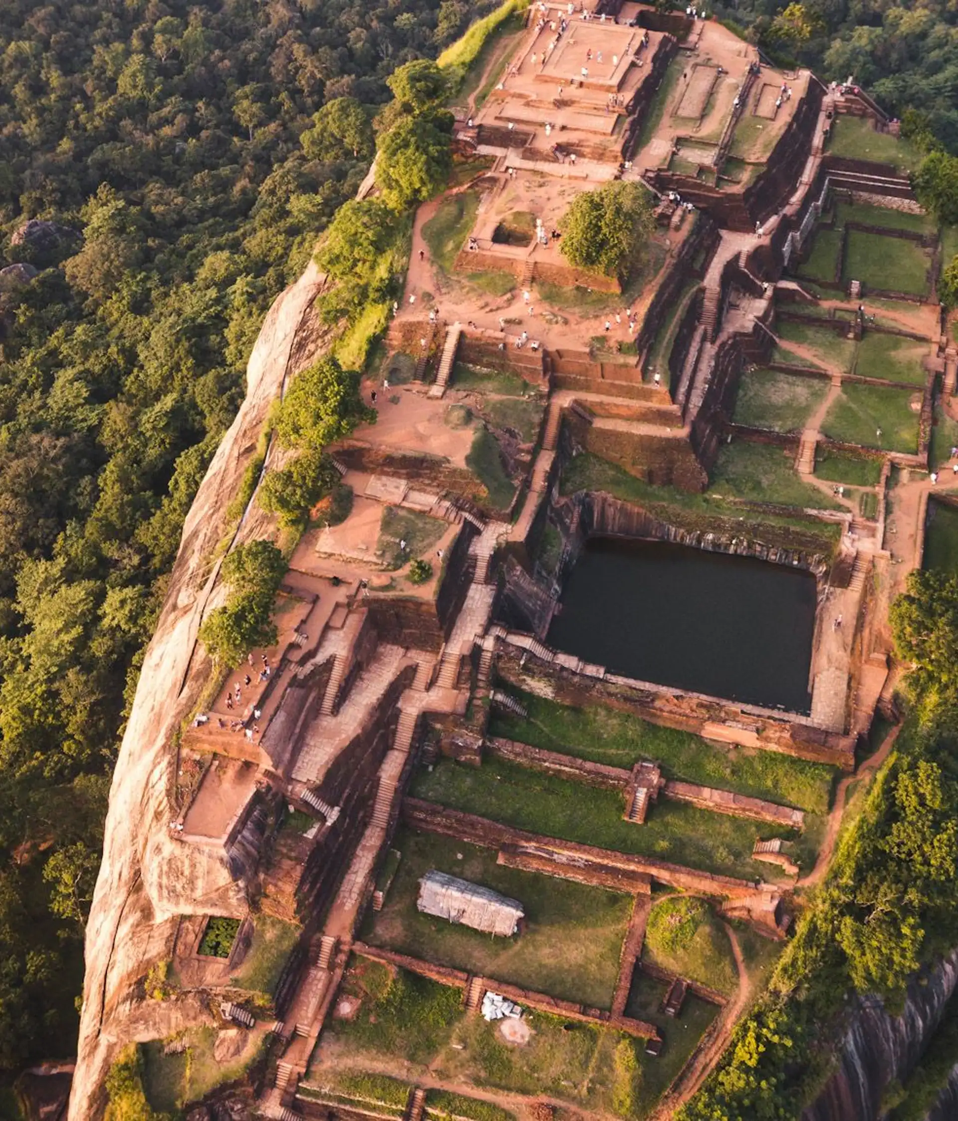 Ascension du rocher de Sigiriya : exploration de la forteresse antique au Sri Lanka