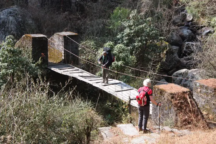 Trek de Bas Kharka à Nangi : sentiers forestiers et immersion communautaire au Népal