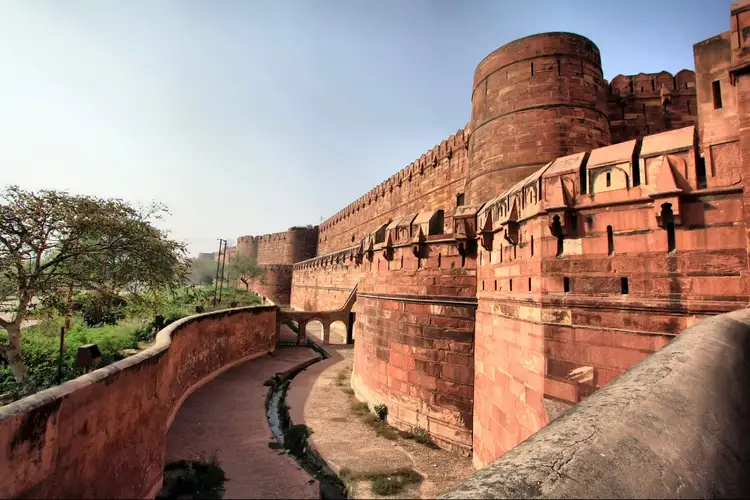 D'Agra à Delhi : visite du Fort d'Agra, flânerie à Hauz Khas et dîner d'au revoir
