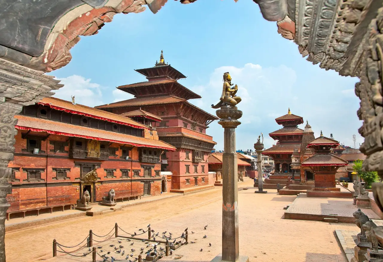 Retour à Katmandou : visite de Patan Durbar Square et soirée culturelle népalaise