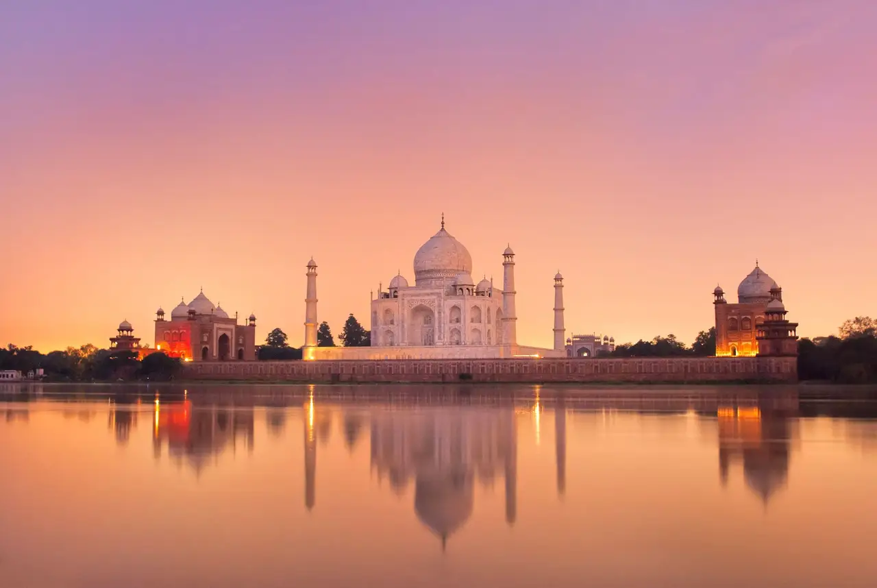 De Jaipur à Agra : halte au puits à degrés d'Abhaneri et contemplation magique du Taj Mahal au crépuscule
