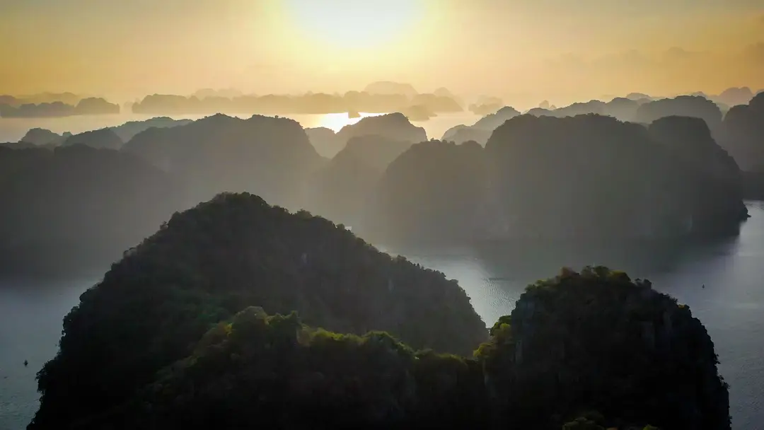 vietnam-bai-tu-long.jpg