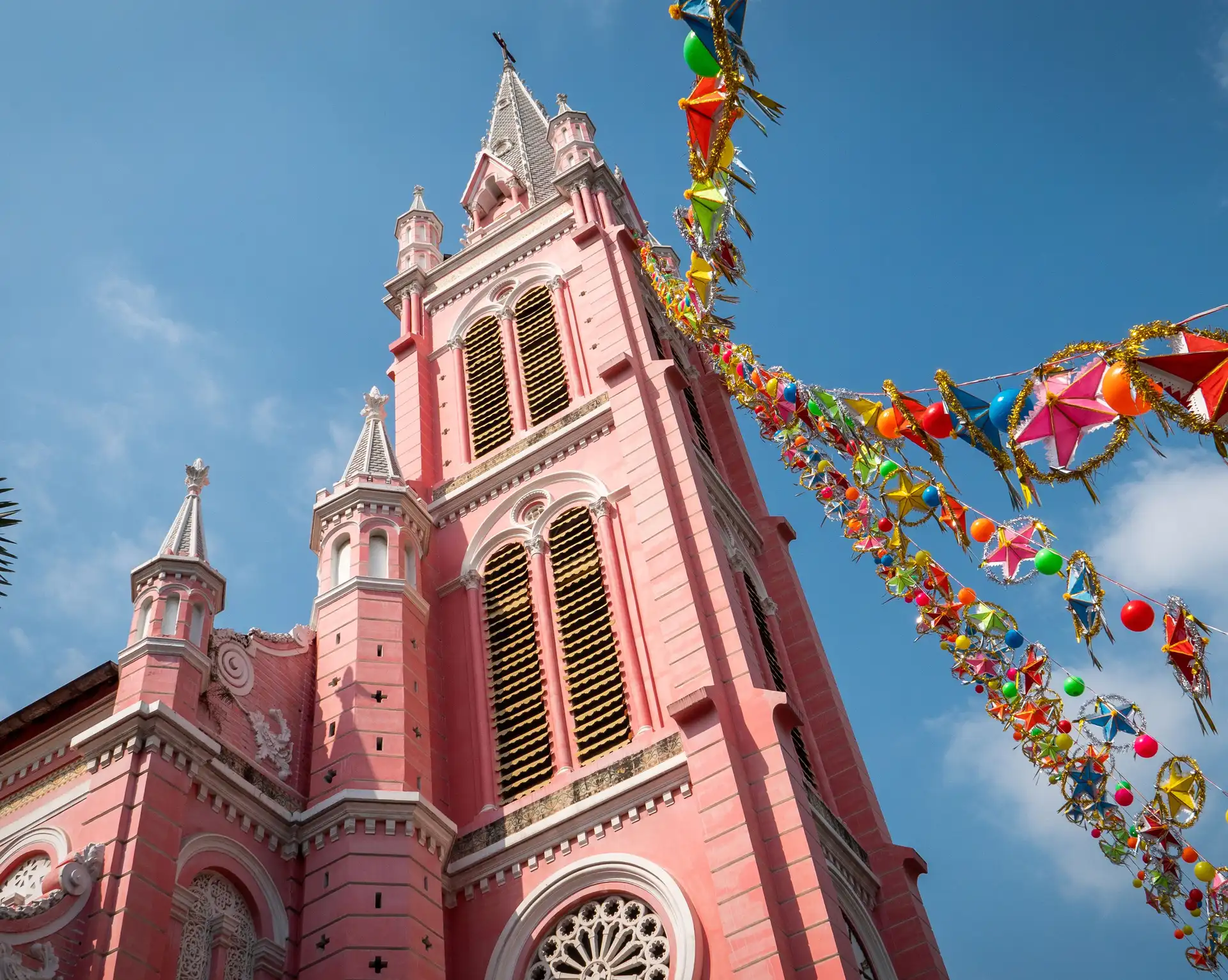 Voyage Vietnam : l'église rose de Tân Định à Hô Chi Minh-Ville