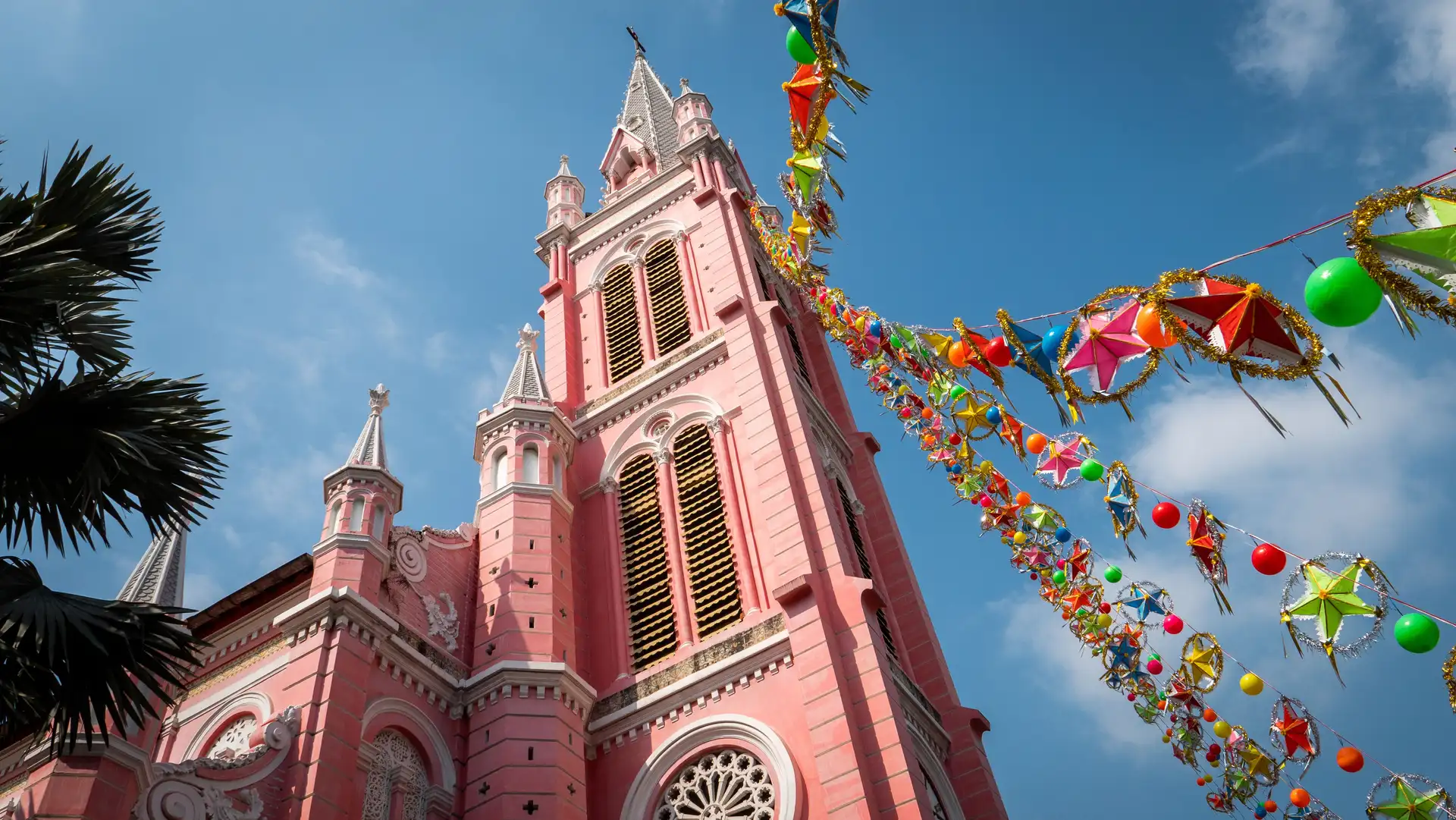 Voyage Vietnam : l'église rose de Tân Định à Hô Chi Minh-Ville