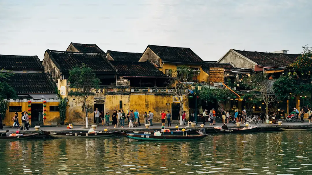 vietnam-hoi-an-croisière-centre-ville.avif