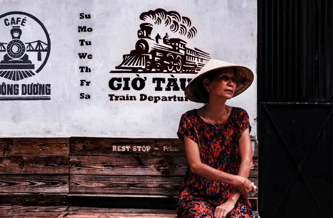 vietnam-train-gare.avif