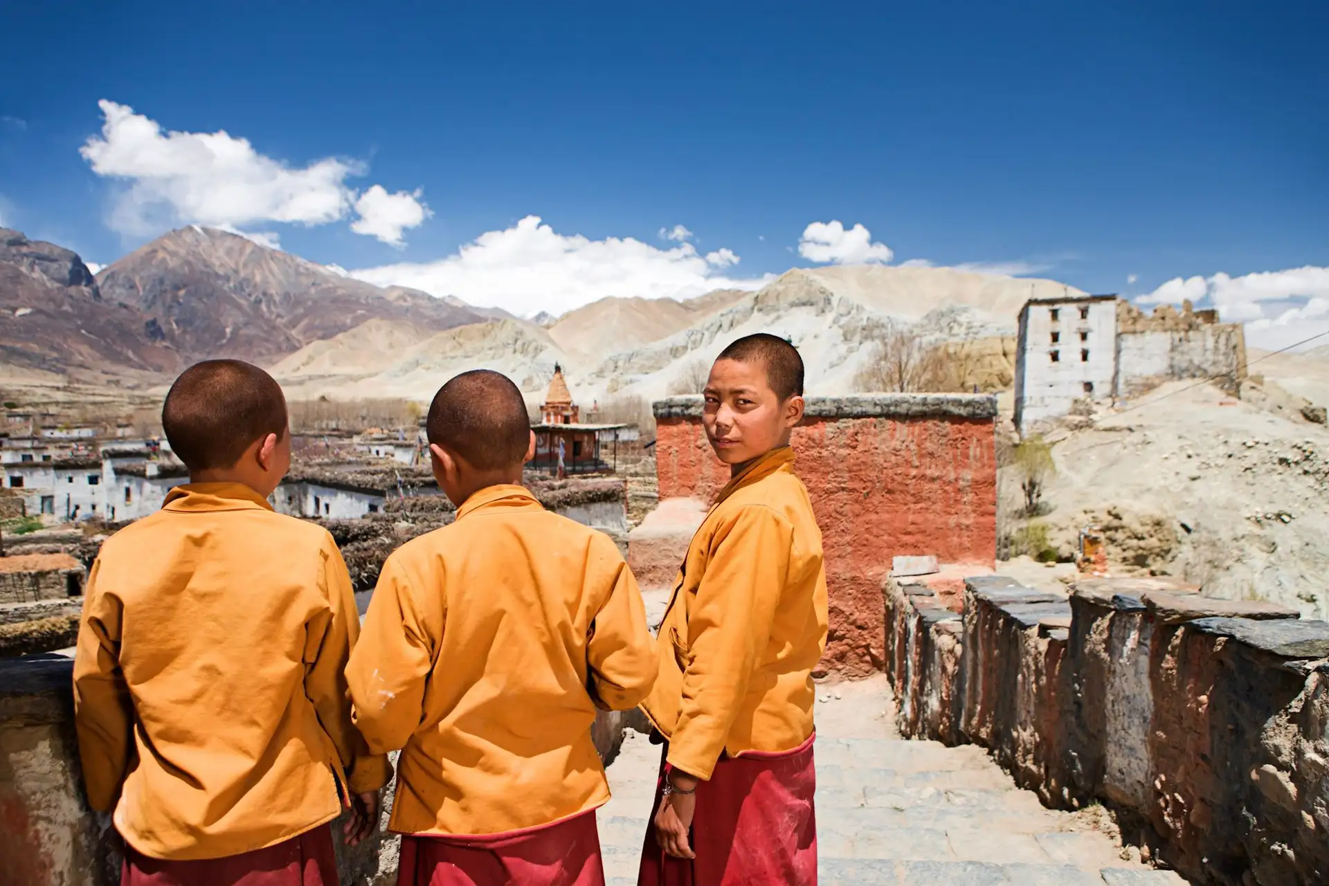 moine-tibet-montagne