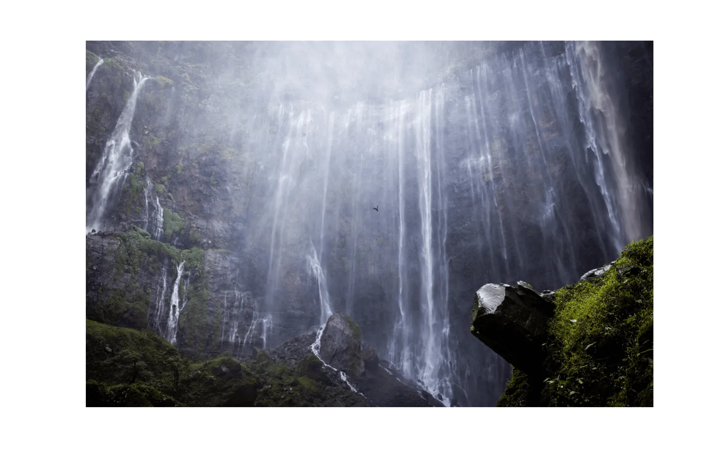 Voyage en Indonésie - Tumpak Sewu dans toute sa majesté avec trente cascades sur 180 degrés