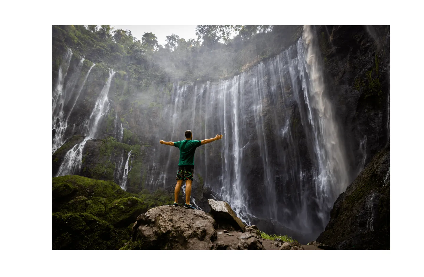 Voyage en Indonésie - émerveillement aux limites repoussées étape après étape à Tumpak Sewu