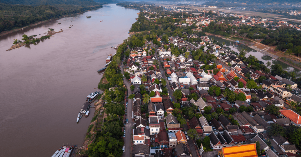 Voyage au Laos - Luang Prabang au confluent du Mékong et de la Namkhan, ville classée UNESCO