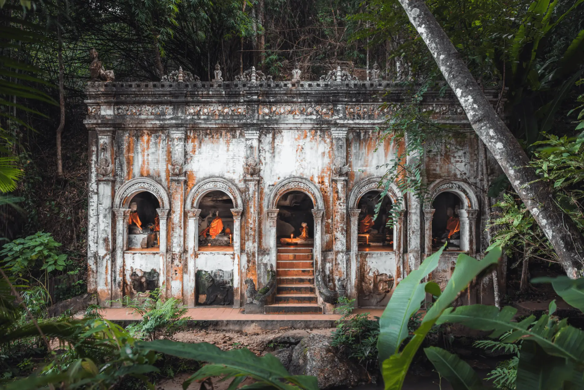 Voyage en Thaïlande - Wat Pha Lat, temple secret niché dans la jungle de Chiang Mai à mi-pente du Doi Suthep