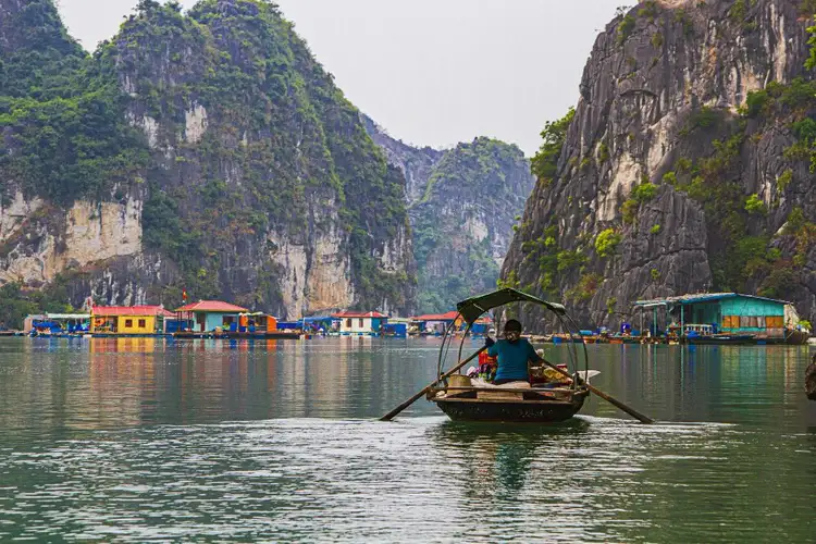 Fahrt zum vung vieng Fischerdorf