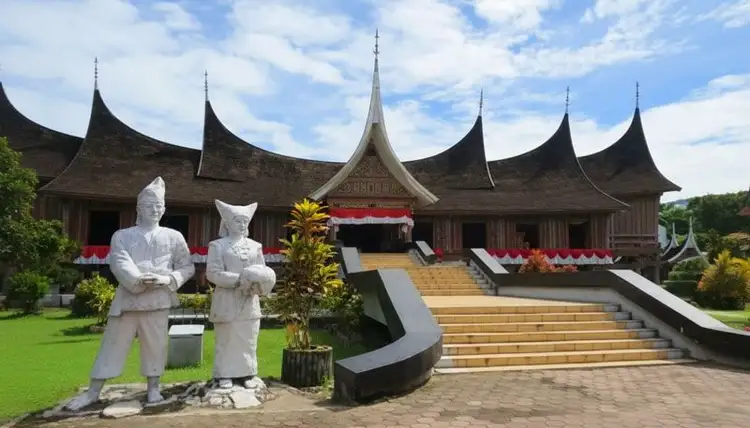 Palast in Bukittingi des Volkes Minangkabau