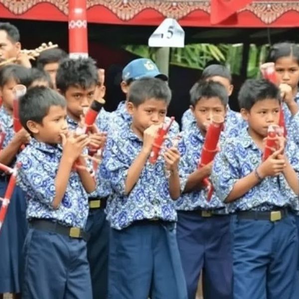 Indonesische Schulklasse auf Sulawesi