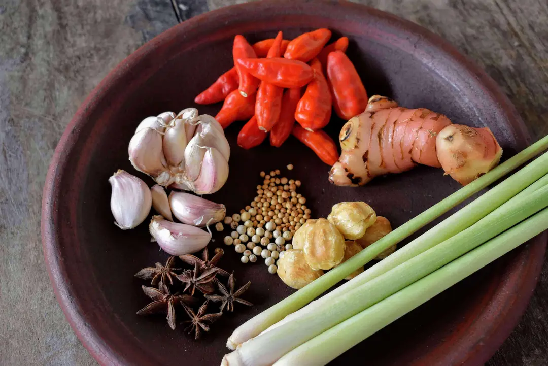 Aromates et épices utilisés dans la cuisine cambodgienne