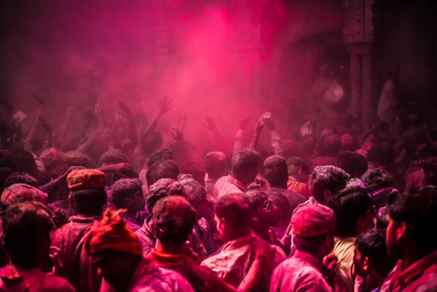 Voyage en Inde - Vivez Holi avec Shanti Travel ! Nos experts vous conseillent sur les vêtements à prévoir et la sécurité pour profiter pleinement des fêtes indiennes