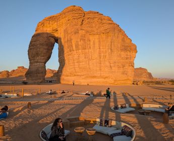 Voyage en Arabie Saoudite - Places au Rocher de l'Éléphant au coucher du soleil à Al-Ula