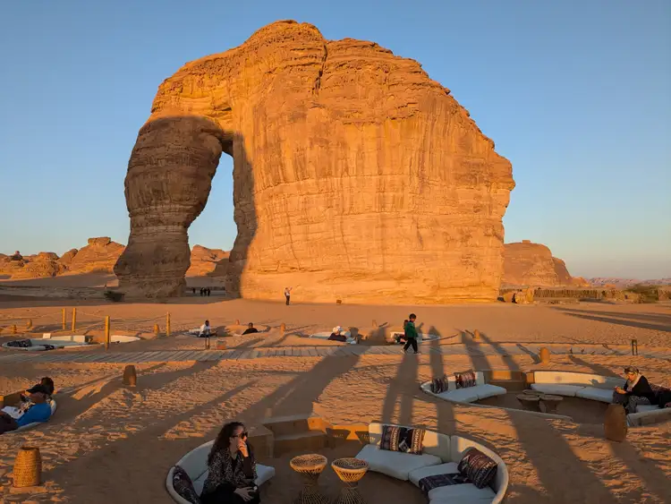 Voyage en Arabie Saoudite - Places au Rocher de l'Éléphant au coucher du soleil à Al-Ula