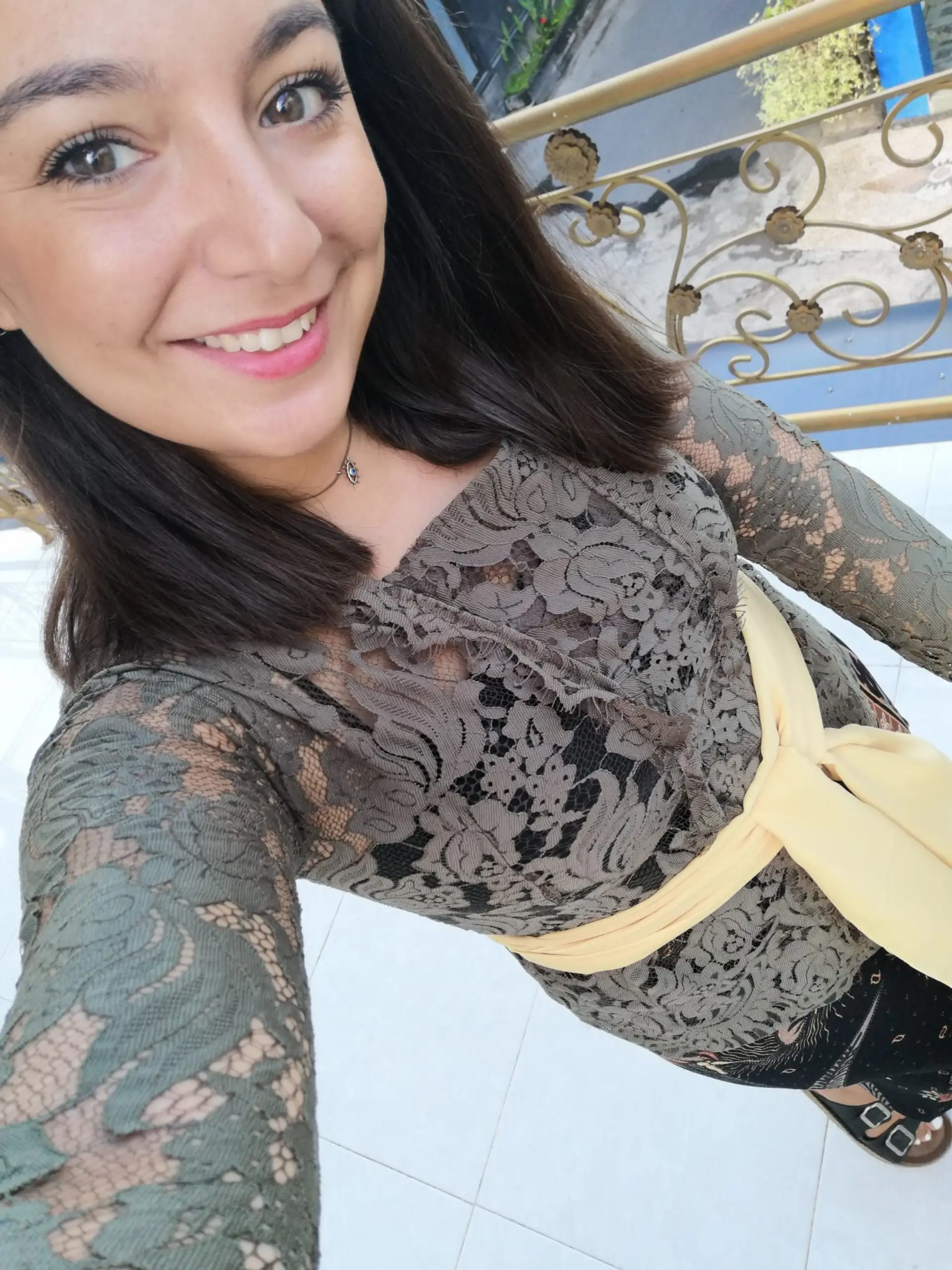 Portrait d’Alisha Estevez, experte Shanti Travel en Indonésie & Bali, passionnée par les rizières, les temples et les voyages culturels.