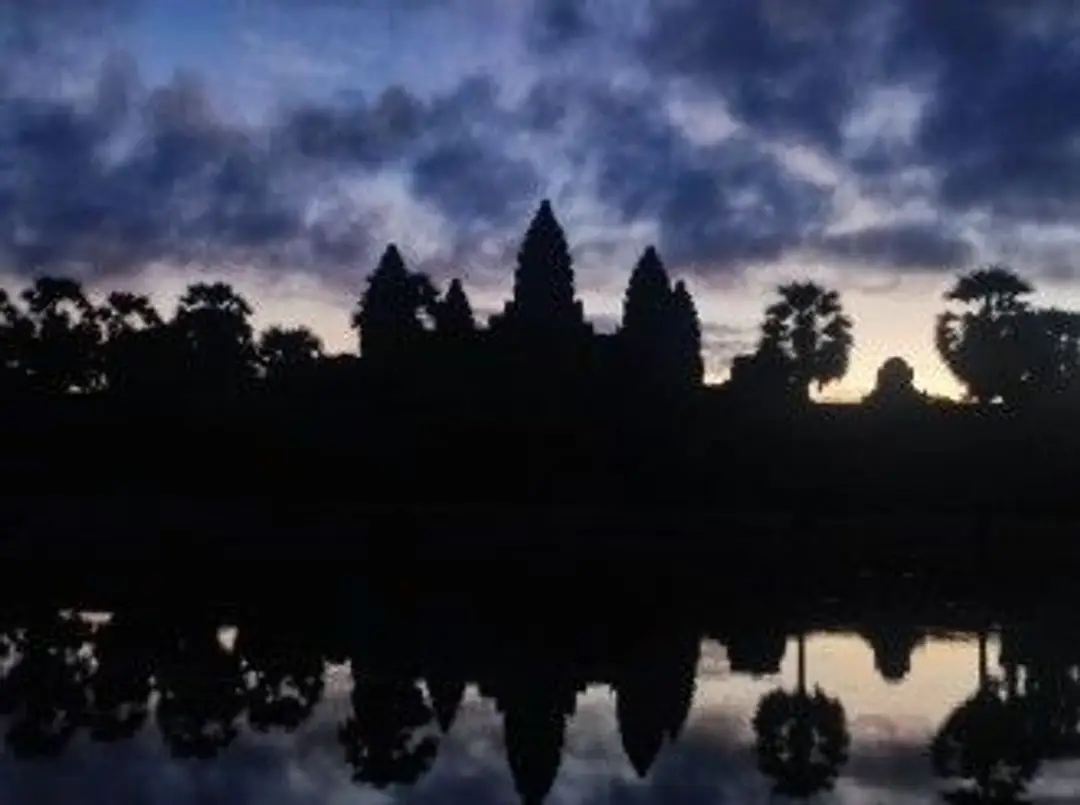 Angkor Wat au lever du jour.jpg