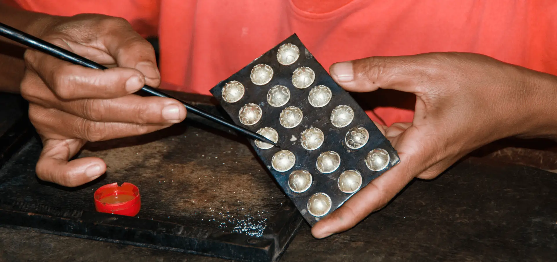 Voyage à Bali — atelier de création de bijoux en argent à Ubud avec un artisan local et fabrication d’une pièce personnalisée