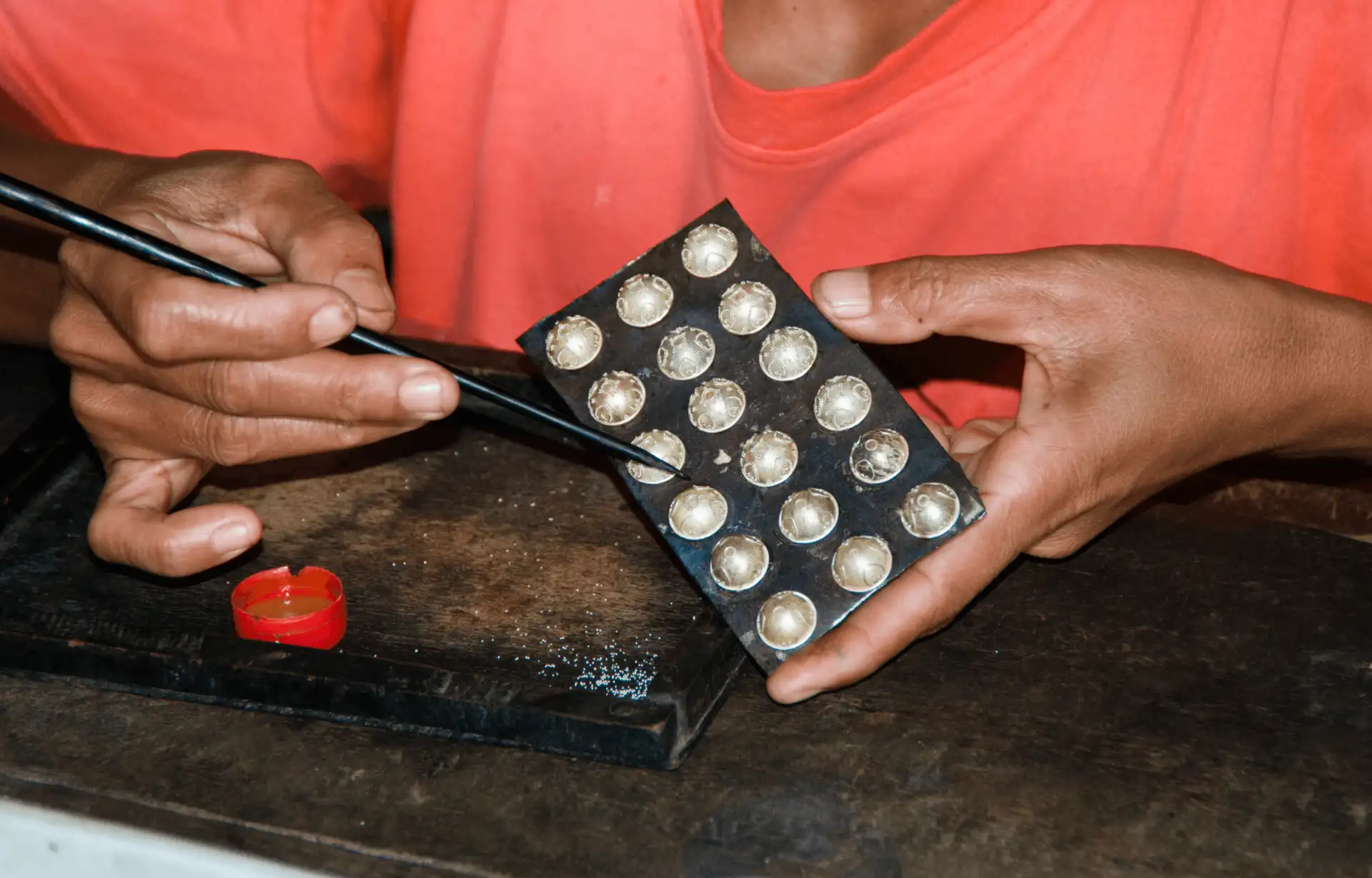 Voyage à Bali — atelier de création de bijoux en argent à Ubud avec un artisan local et fabrication d’une pièce personnalisée