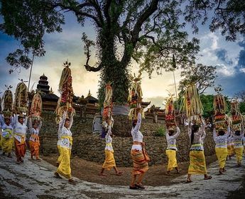 Voyage en Asie — Temple traditionnel de Bali illustrant la richesse de la culture indonésienne.