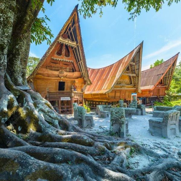 Besuch eines traditionellen Batak Hauses auf Sumatra