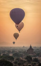 Voyage en Birmanie : les montgolfières au-dessus de la ville