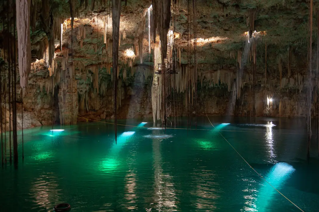 Un cenote dans la péninsule du Yucatán.