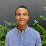 Portrait de Chathura Muhandiram, expert Shanti Travel au Sri Lanka, amoureux de la péninsule de Kalpitiya et de ses grands espaces marins.