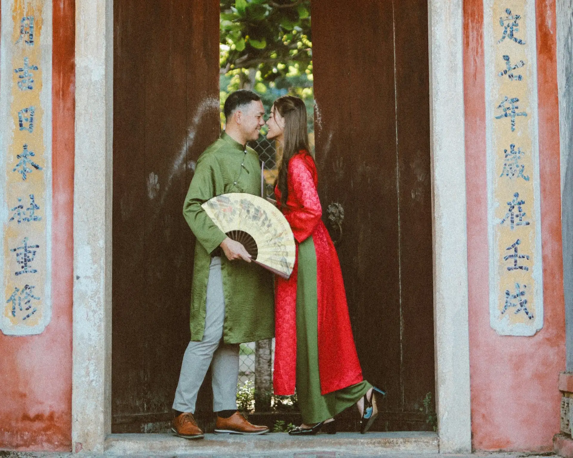 Voyage en Chine - couple en séance photo romantique