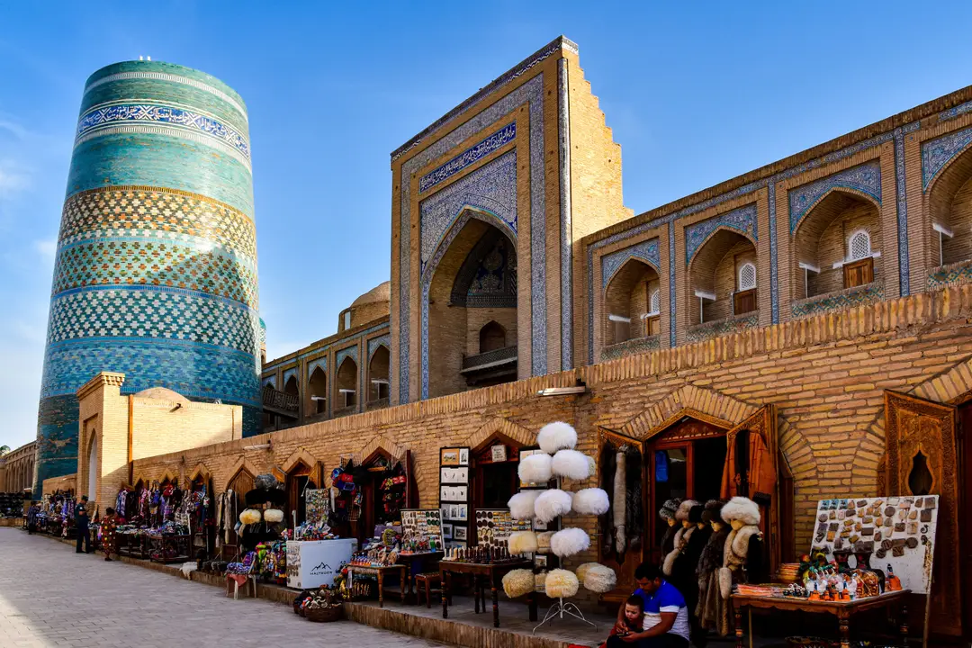 Le Kalta Minor et les rues commerçantes d’Itchan Kala à Khiva