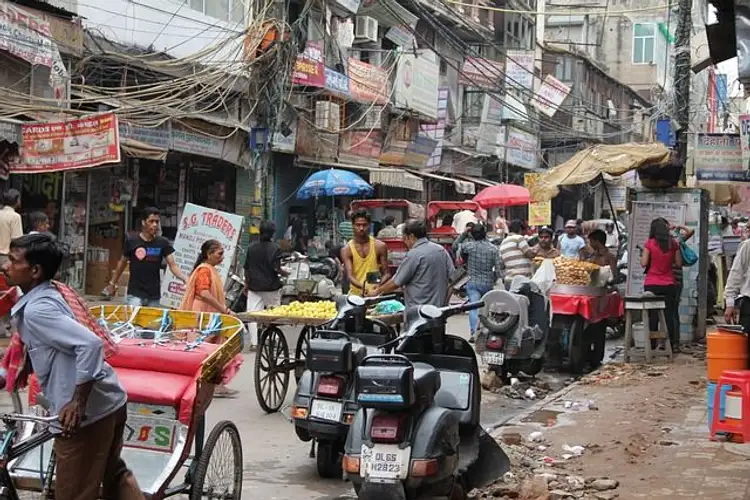 Strassen von Delhi erkunden