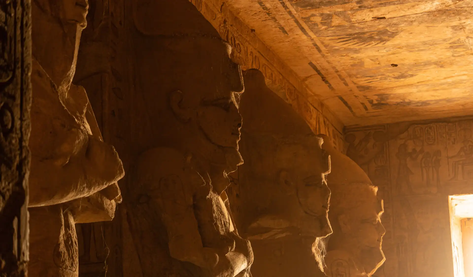 La douce lumière du temple de Ramses II à Abou Simbel en Nubie egyptienne