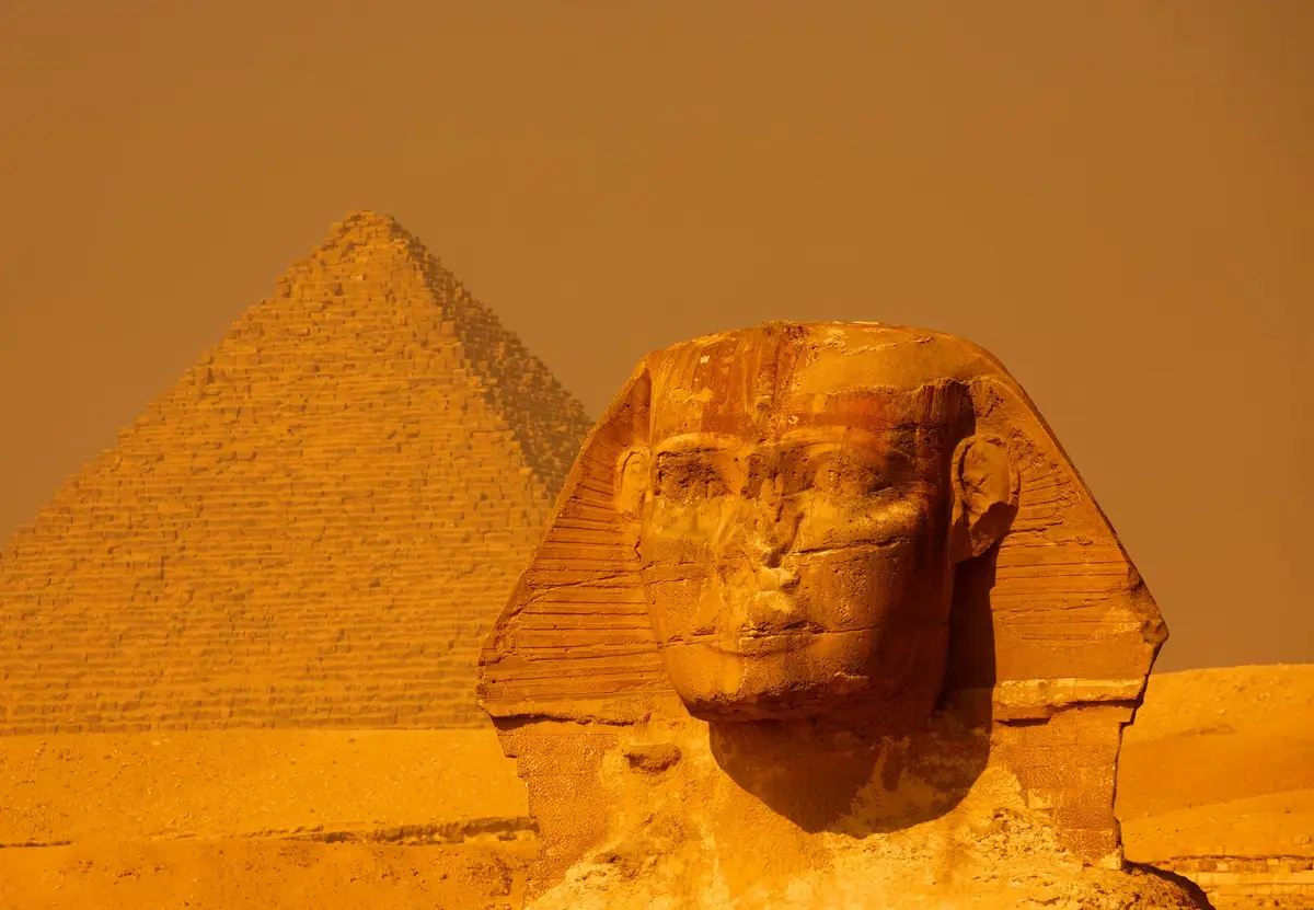Les pyramides et le sphinx lors d'un voyage au Caire en Egypte