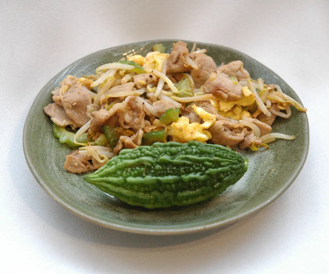 Plat local d'Okinawa le Goya Champuru