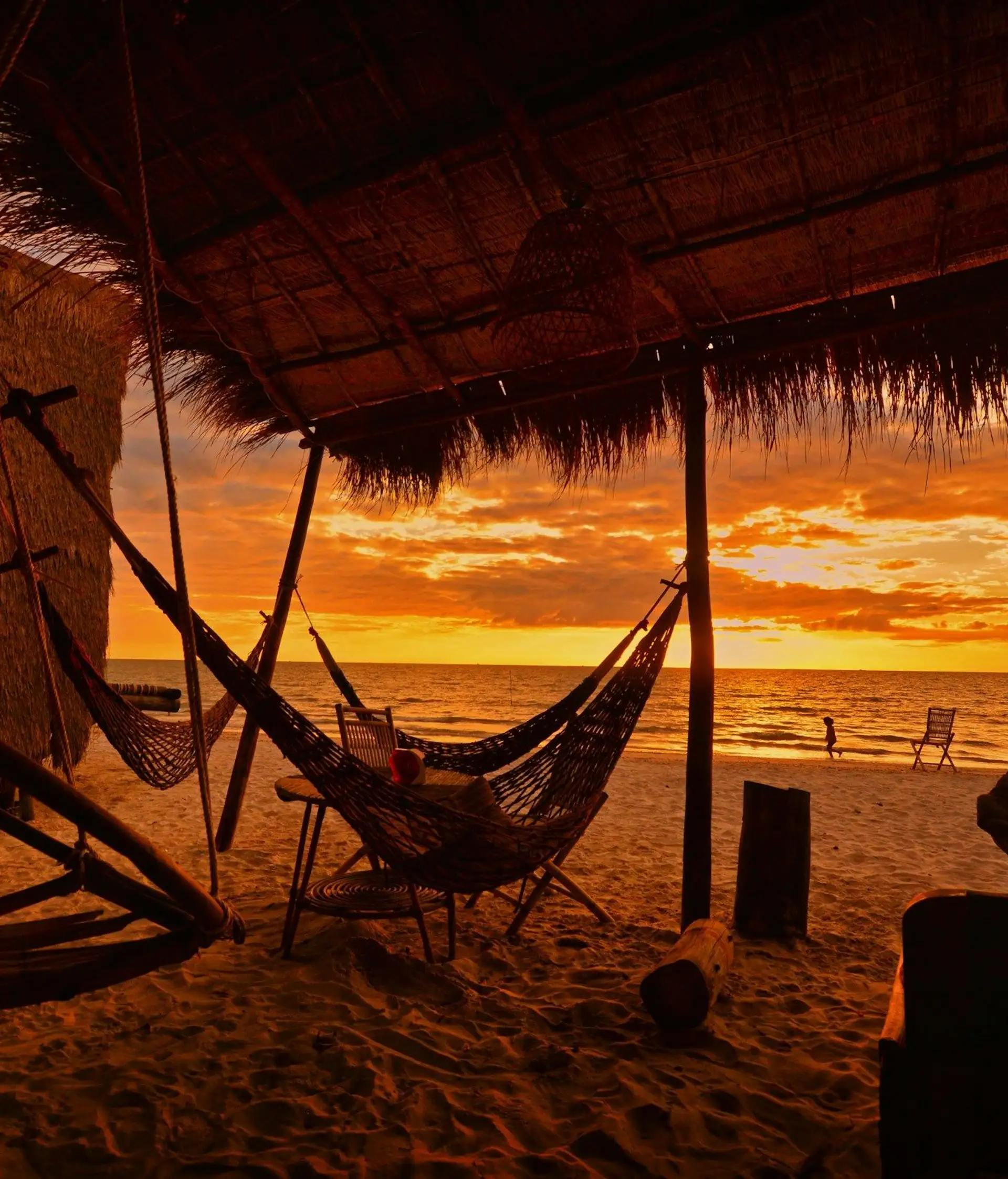 Voyage au Cambodge : Relax farniente inspiration coucher de soleil sur la plage  relax farniente inspiration coucher de soleil sur la plage