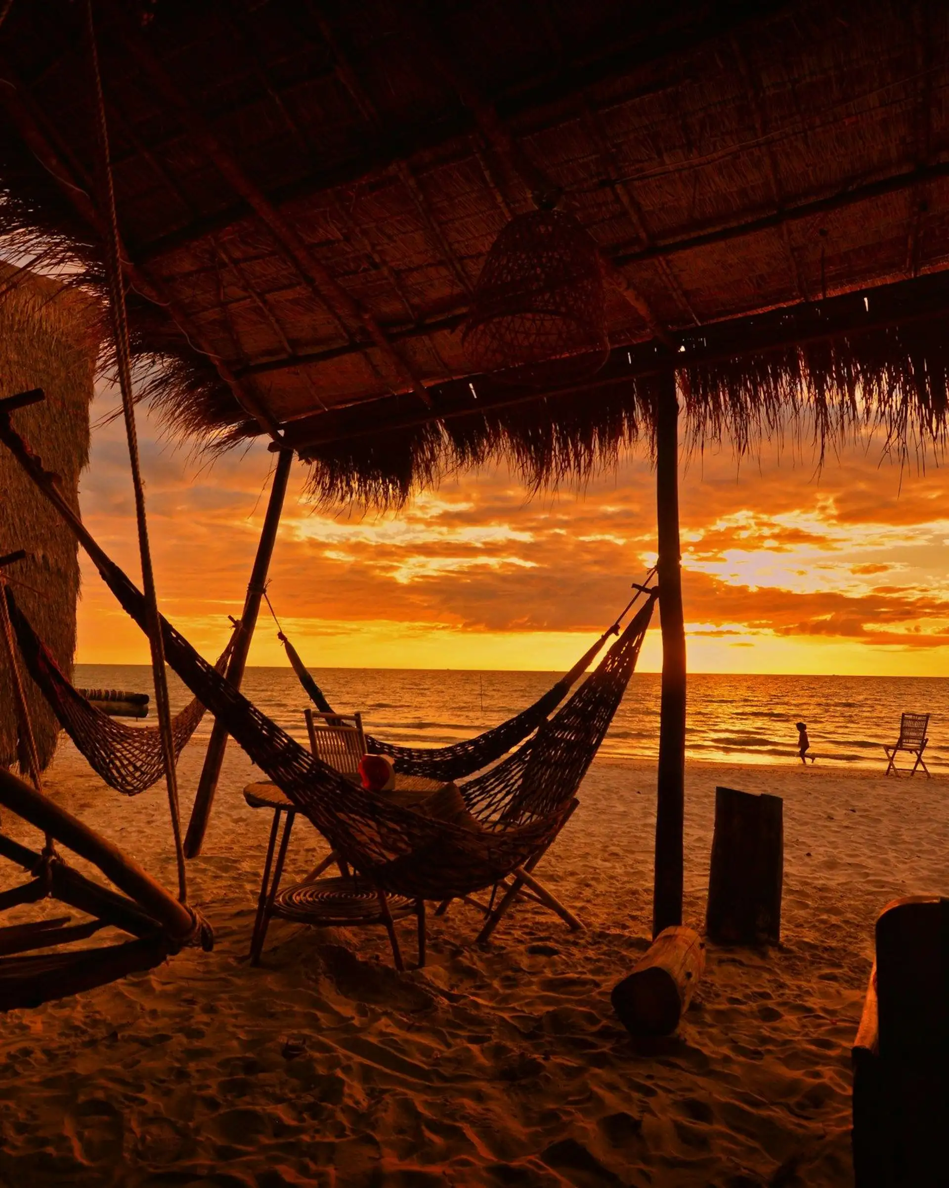 Voyage au Cambodge : Relax farniente inspiration coucher de soleil sur la plage  relax farniente inspiration coucher de soleil sur la plage