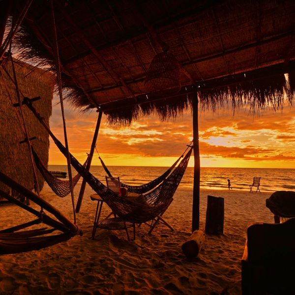 Voyage au Cambodge : Relax farniente inspiration coucher de soleil sur la plage  relax farniente inspiration coucher de soleil sur la plage