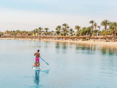 Paddle en famille à Hurghada lors d'un voyage en Egypte avec Shanti Travel