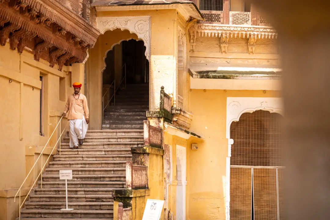 Homme dans un fort de Jodhpur au Rajasthan