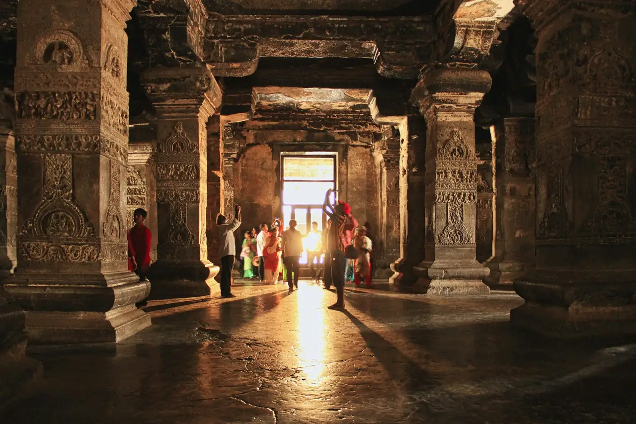 La beauté des grottes d'Ellora en Inde, lors d'un voyage dans le Maharashtra