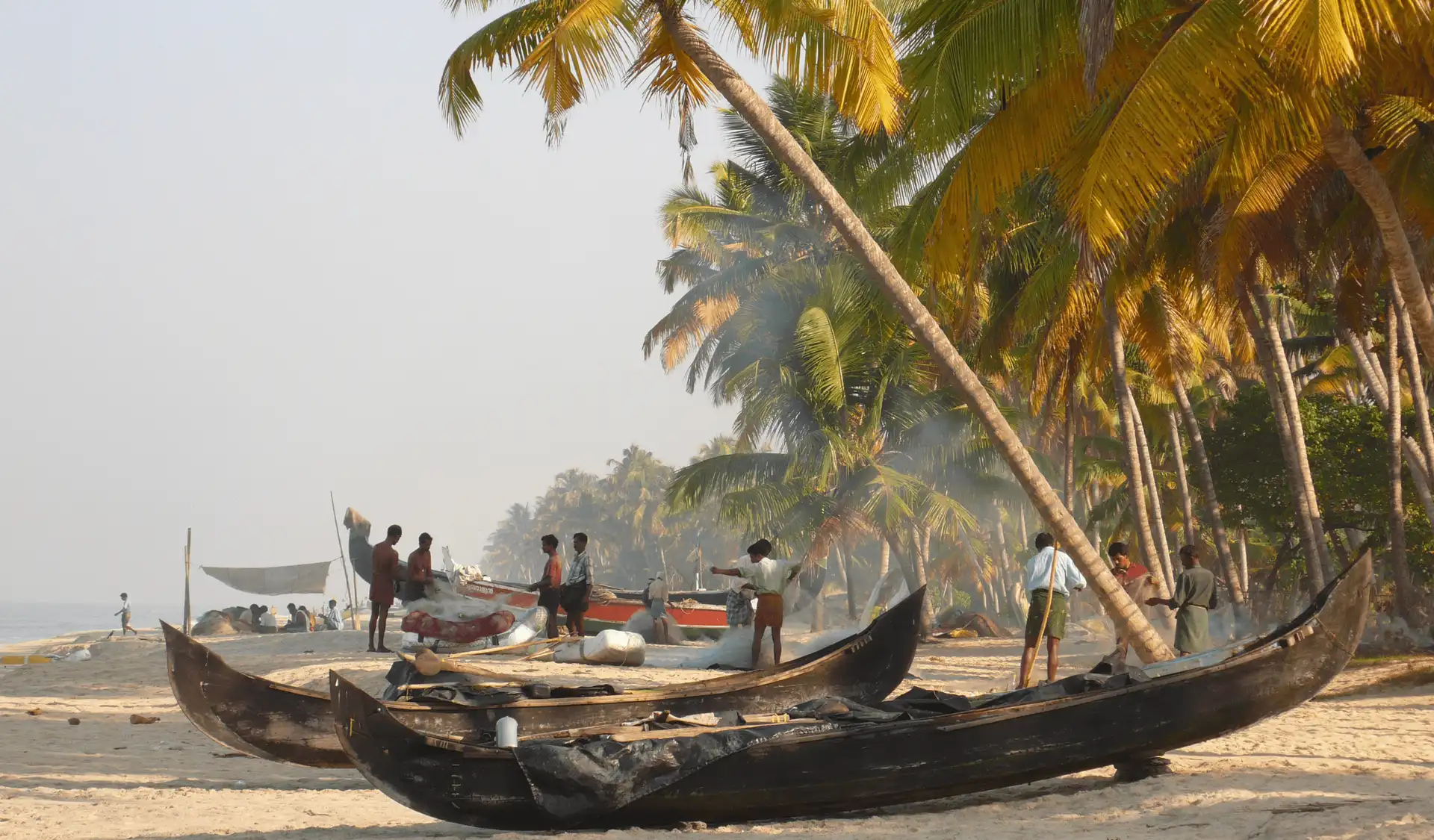 Découvrez l’Inde du Sud avec Shanti Travel : Kerala, Tamil Nadu, Karnataka, temples, backwaters et circuits sur mesure avec experts locaux.