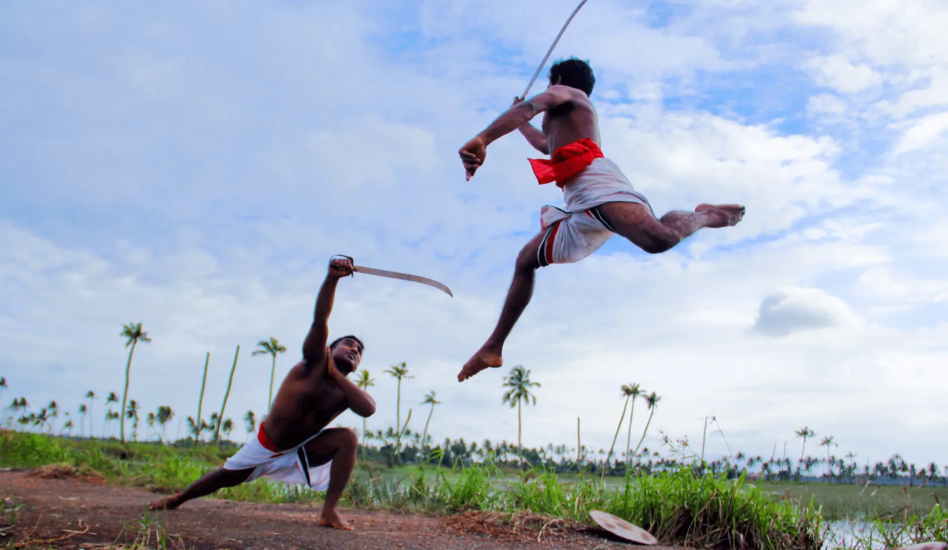 Voyage en Inde — spectacle de Kalaripayattu à Periyar dans le Kerala avec démonstration d’arts martiaux traditionnels