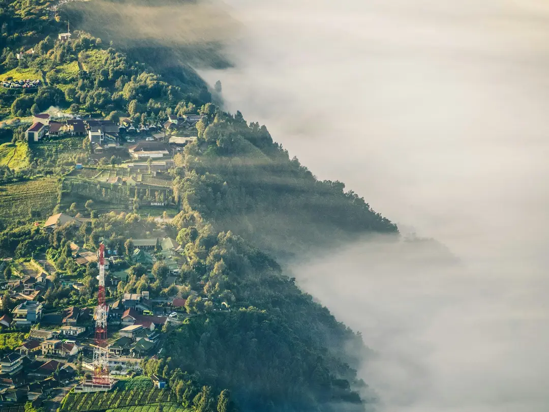 Indonesia Java Bromo smoke unsplash.jpg